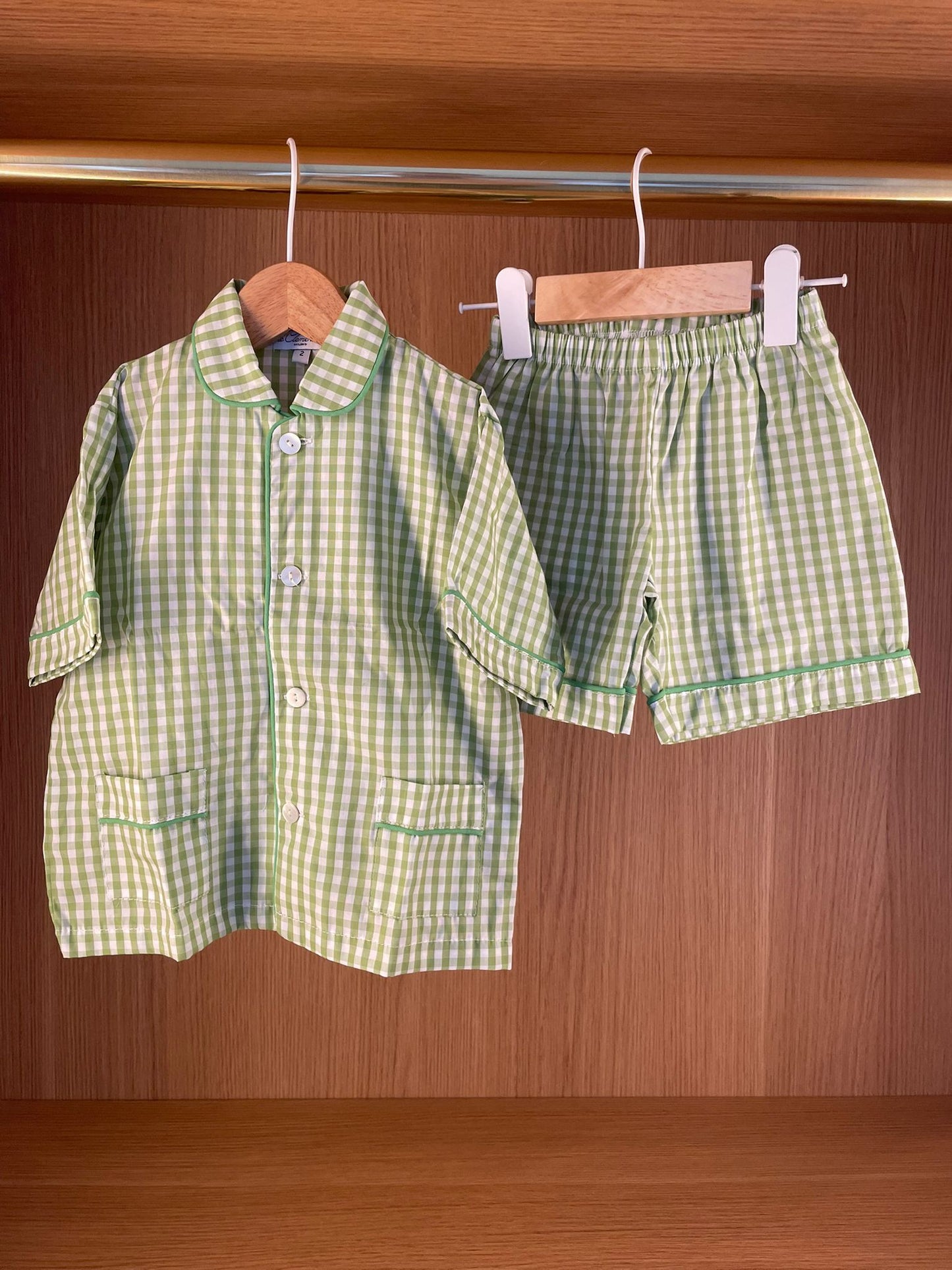 Pigiama spezzato corto quadretto verde e piping verde