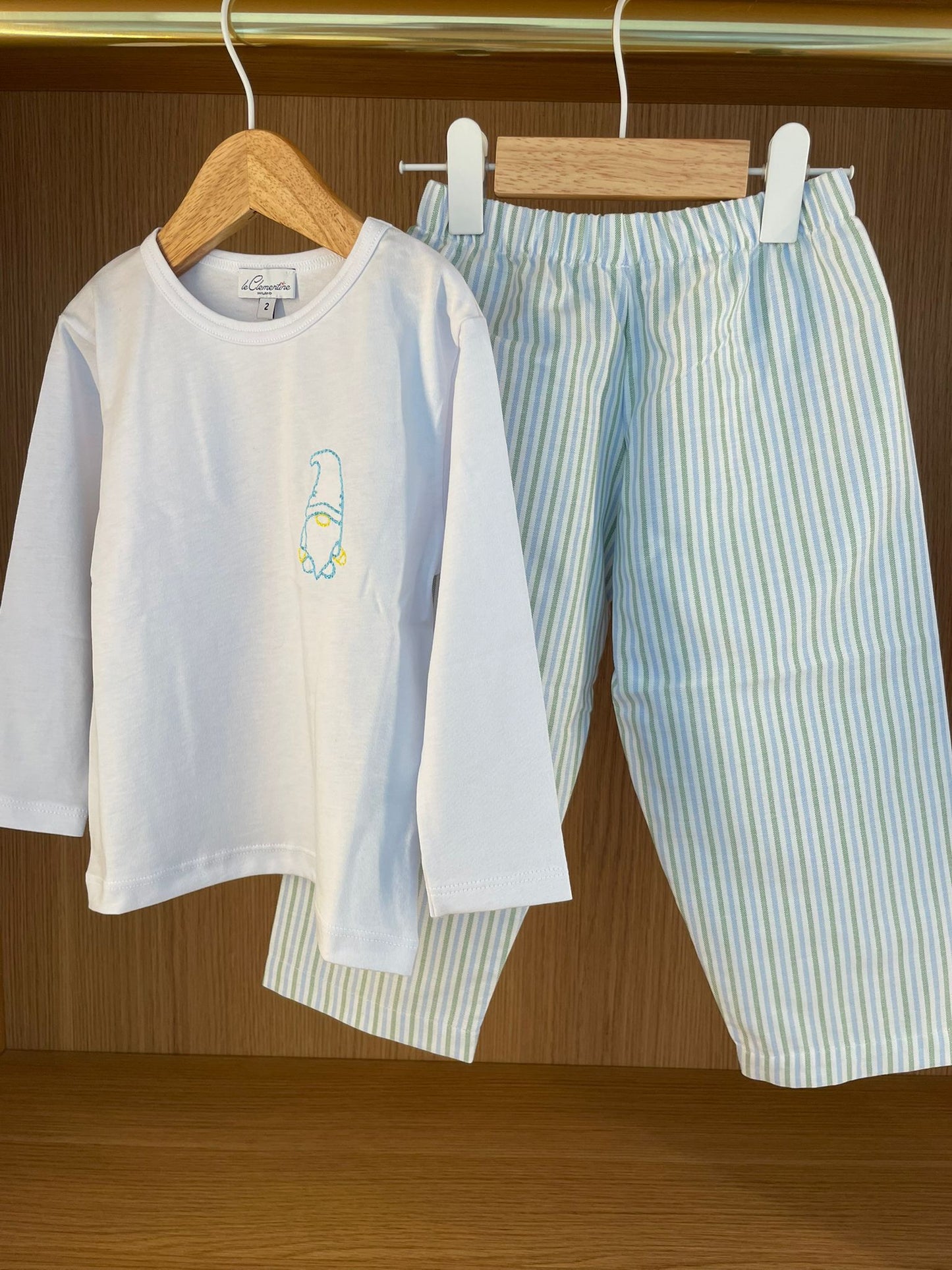 Pigiama bambino t-shirt e pantaloni gnomo.