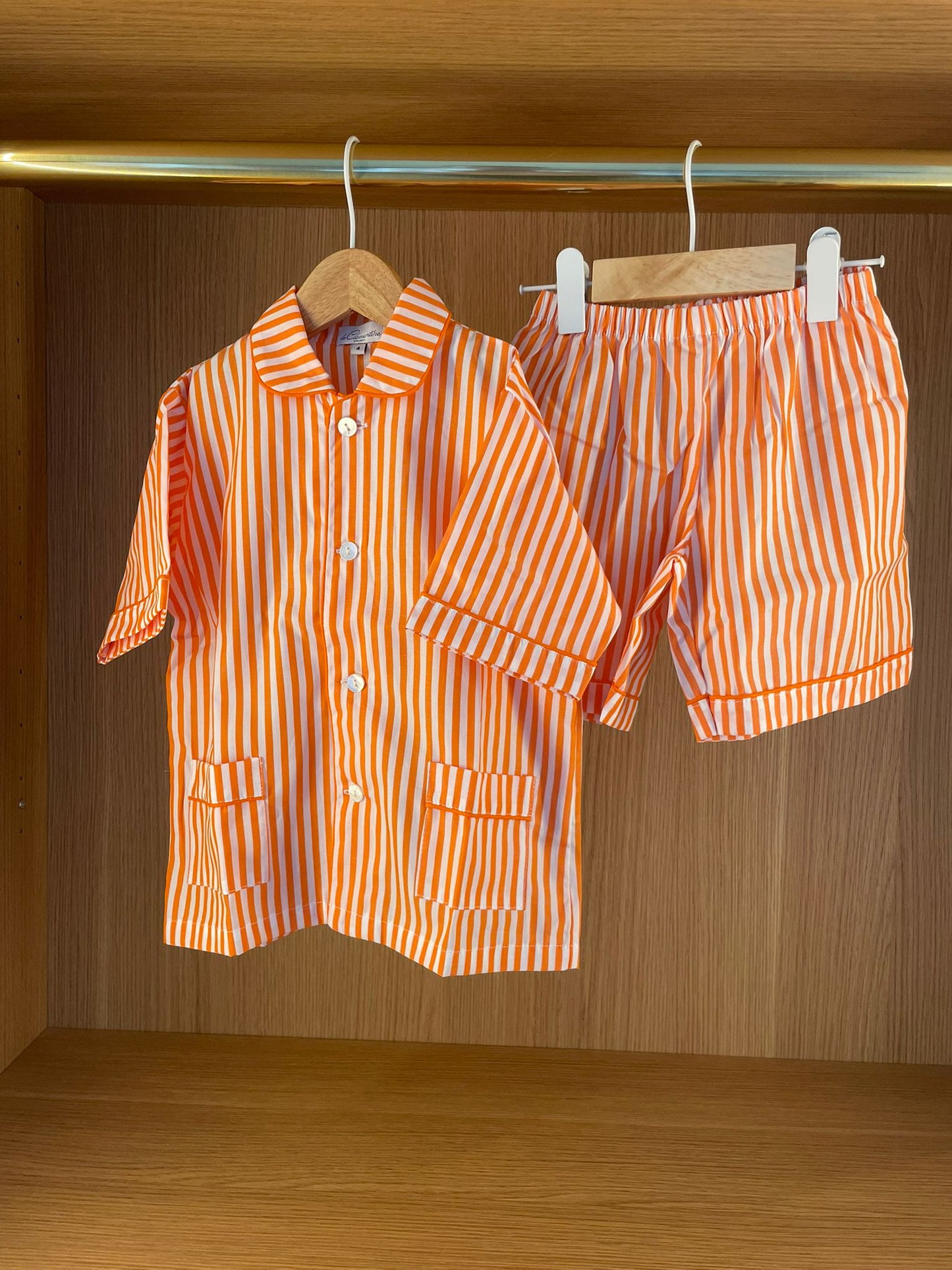 Pigiama spezzato corto riga arancione e piping arancione
